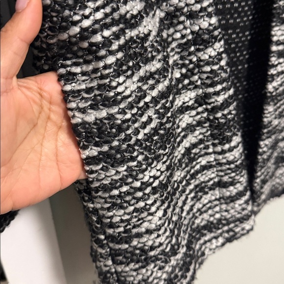 Vero Moda Black, White and Gray Oversized Cardigan Blazer Duster - small - Picture 5 of 6